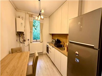 I am renting a modern, equipped and furnished 3room apartment 5 minutes from UMF