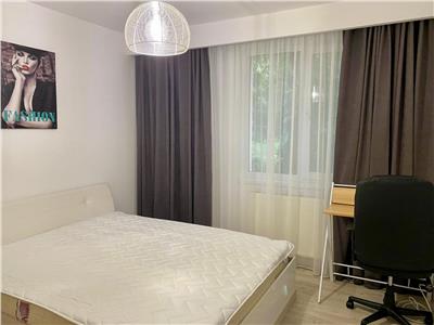 Apartament cu 3 camere de inchiriat, in Cornisa str. Argesului