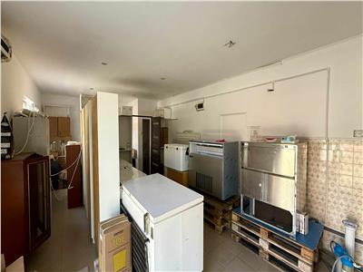 Vand casa cu 3 camere si 2 bai in zona centrala zona Casa de Pensii