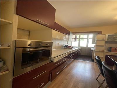 Apartament cu 3 camere de inchiriat, in Cornisa la 450 m de UMF