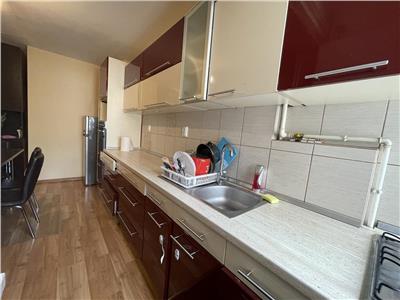 Apartament cu 3 camere de inchiriat, in Cornisa la 450 m de UMF