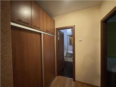 Apartament cu 3 camere de inchiriat, in Cornisa la 450 m de UMF