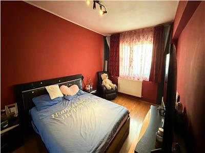 Vand apartament cu 4 camere, 2 bai, in Tudor suprafata utila 75mp