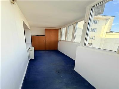 Vand apartament cu 4 camere, 2 bai, in Tudor suprafata utila 75mp