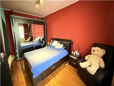 Vand apartament cu 4 camere, 2 bai, in Tudor suprafata utila 75mp