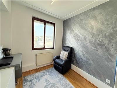 Vand apartament cu 4 camere, 2 bai, in Tudor suprafata utila 75mp