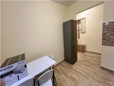 Apartament cu 3 camere de inchiriat, modern, in 7 Noiembrie la 650 m de UMF