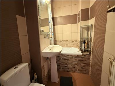 Inchiriez apartament cu 4 camere complet mobilat la Fortuna