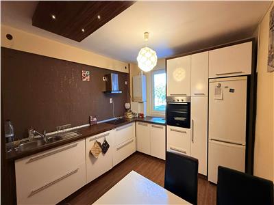 Inchiriez apartament cu 4 camere complet mobilat la Fortuna