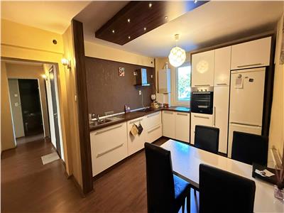 Inchiriez apartament cu 4 camere complet mobilat la Fortuna