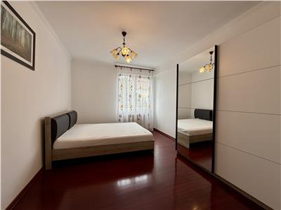 Apartament cu 3 camere si 2 bai, modern, in 7 Noiembrie