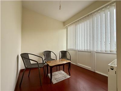 Apartament cu 3 camere si 2 bai, modern, in 7 Noiembrie