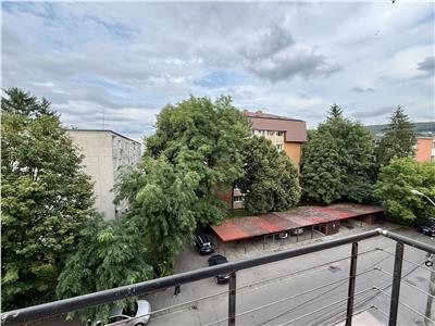 Apartament cu 3 camere si 2 bai, modern, in 7 Noiembrie