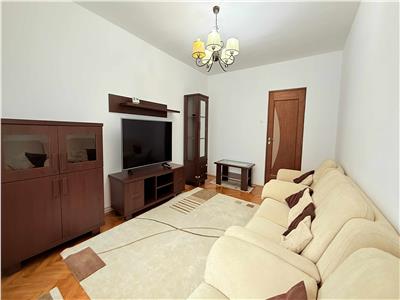 Inchiriez apartament cu 3 camere, 2 bai, etaj 1 in Tudor