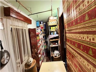 Vand casa cu 5 camere si teren 1040 mp in Toaca