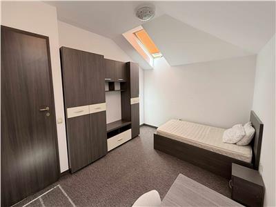 Inchiriez apartament cu 4 dormitoare, 2 bai in 7 Noiembrie la 12 min de UMF