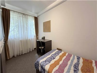 Inchiriez apartament cu 4 dormitoare, 2 bai in 7 Noiembrie la 12 min de UMF