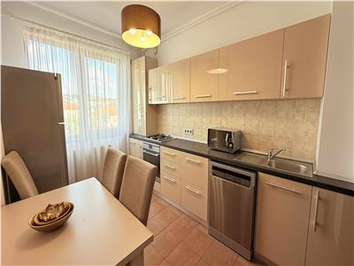 Inchiriez apartament cu 2 camere, mobilat modern, 115mp la 2 minute de Primarie