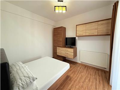 Inchiriez apartament cu 2 camere, mobilat modern, 115mp la 2 minute de Primarie