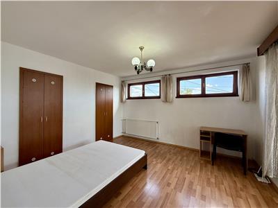 Casa cu 4 camere de inchiriat, zona Semicentral