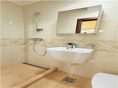 Oferta Unica, Apartament cu 4 camere renovat, 2 bai, etaj 1, zona Fortuna