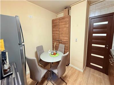 Oferta Unica, Apartament cu 4 camere renovat, 2 bai, etaj 1, zona Fortuna