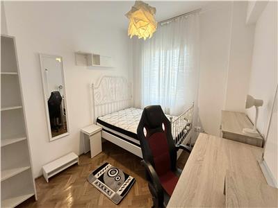Inchiriez apartament cu 4 camere complet mobilat in zona Ultracentrala