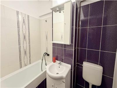 Inchiriez apartament cu 4 camere complet mobilat in zona Ultracentrala