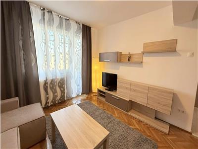 Inchiriez apartament cu 4 camere complet mobilat in zona Ultracentrala