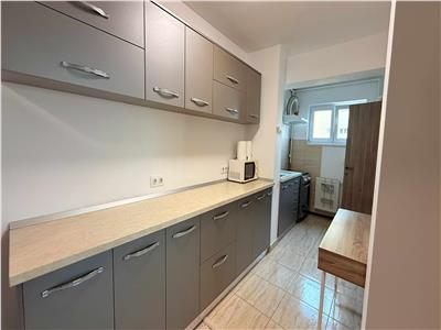 Inchiriez apartament cu 4 camere complet mobilat in zona Ultracentrala