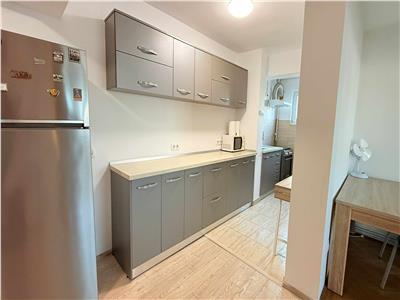 Inchiriez apartament cu 4 camere complet mobilat in zona Ultracentrala