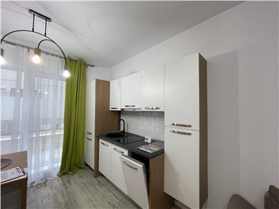 Apartament cu 3 camere de inchiriat, modern, zona Semicentrala