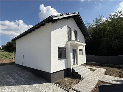 Casa noua cu 5 camere de vanzare semifinisata, teren 500 mp in Corunca