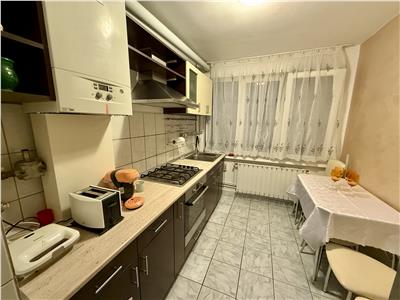 Apartament cu 3 camere mobilat si utilat, in Cornisa la 1,2 km de UMF