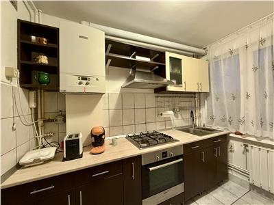 Apartament cu 3 camere mobilat si utilat, in Cornisa la 1,2 km de UMF