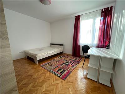 Apartament cu 3 camere, modern, in 7 Noiembrie la 500 m de UMF