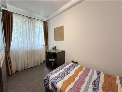 Vand apartament cu 5 camere, 2 bai ideal pt Investitie dar si Locuit