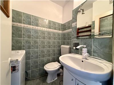 Apartament cu 3 camere de vanzare, parter inalt, in 7 Noiembrie