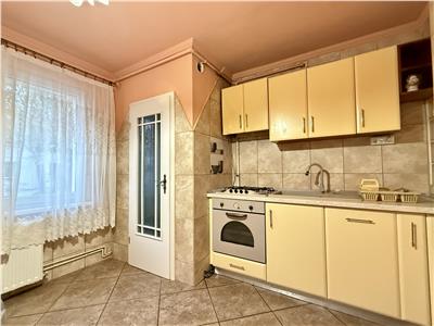 Apartament cu 3 camere, mobilat si utilat in Unirii