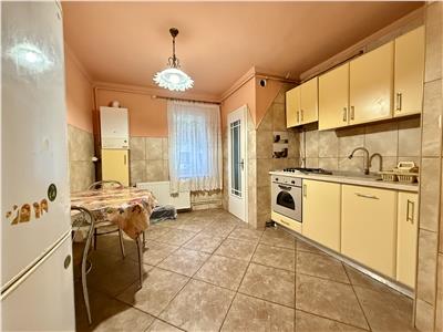 Apartament cu 3 camere, mobilat si utilat in Unirii