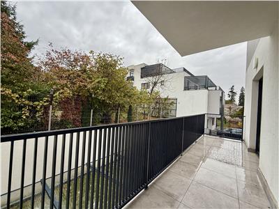 Apartament cu 3 camere, bloc nou, parcare subterana, str. Revolutiei.