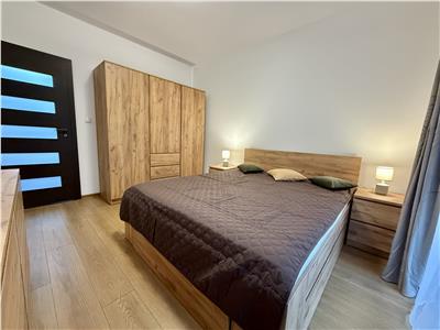 Apartament cu 3 camere, bloc nou, parcare subterana, str. Revolutiei.