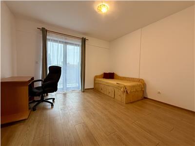 Apartament cu 3 camere, bloc nou, parcare subterana, str. Revolutiei.