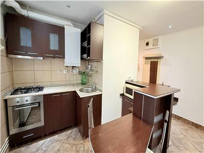 Inchiriez apartament cu 2 camere in Cornisa la 5 minute de UMF