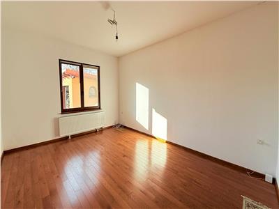 Casa de vanzare cu 4 camere, 4 bai, teren 1540mp  Sangeorgiu de Mures