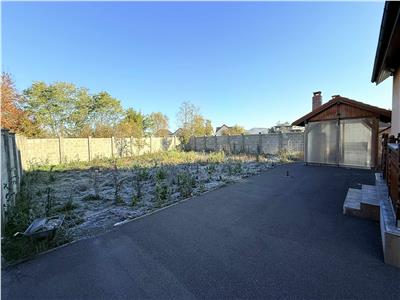 Casa de vanzare cu 4 camere, 4 bai, teren 1540mp  Sangeorgiu de Mures