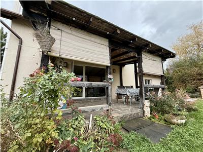 Casa cu 4 camere de vanzare, teren 970 mp, in Livezeni