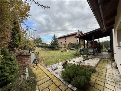 Casa cu 4 camere de vanzare, teren 970 mp, in Livezeni