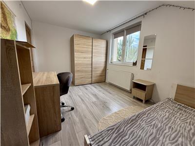 Casa cu 4 camere de vanzare, teren 970 mp, in Livezeni