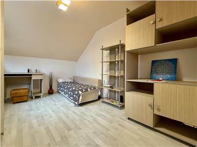 Casa cu 4 camere de vanzare, teren 970 mp, in Livezeni